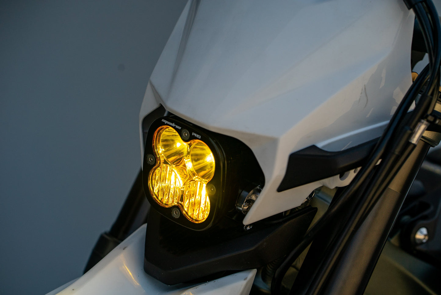 Squadron Pro Headlight - Ultra Bee