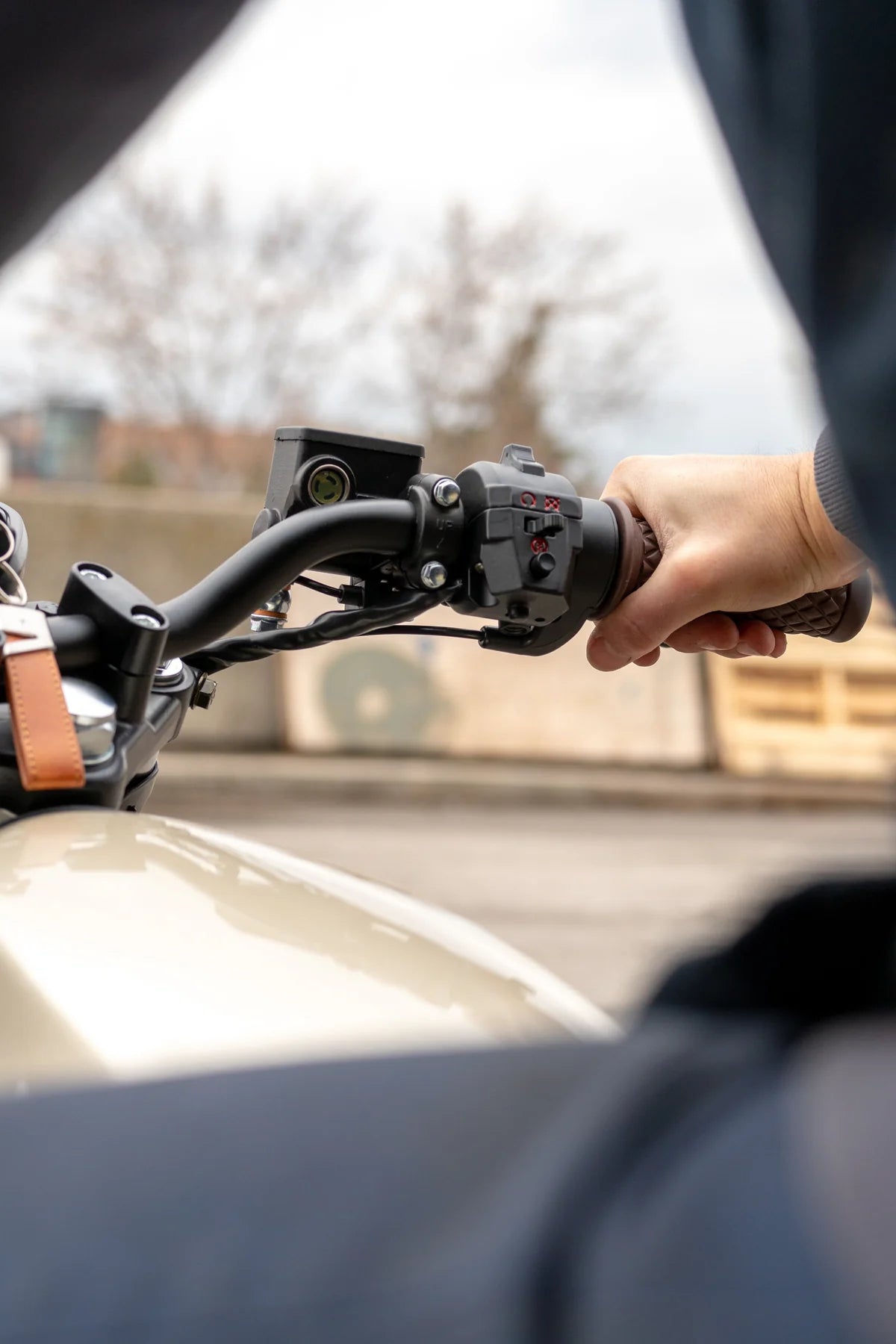 Beachman Scrambler 64 | Electric Cafe Racer On & offroad E-Bike & Moped