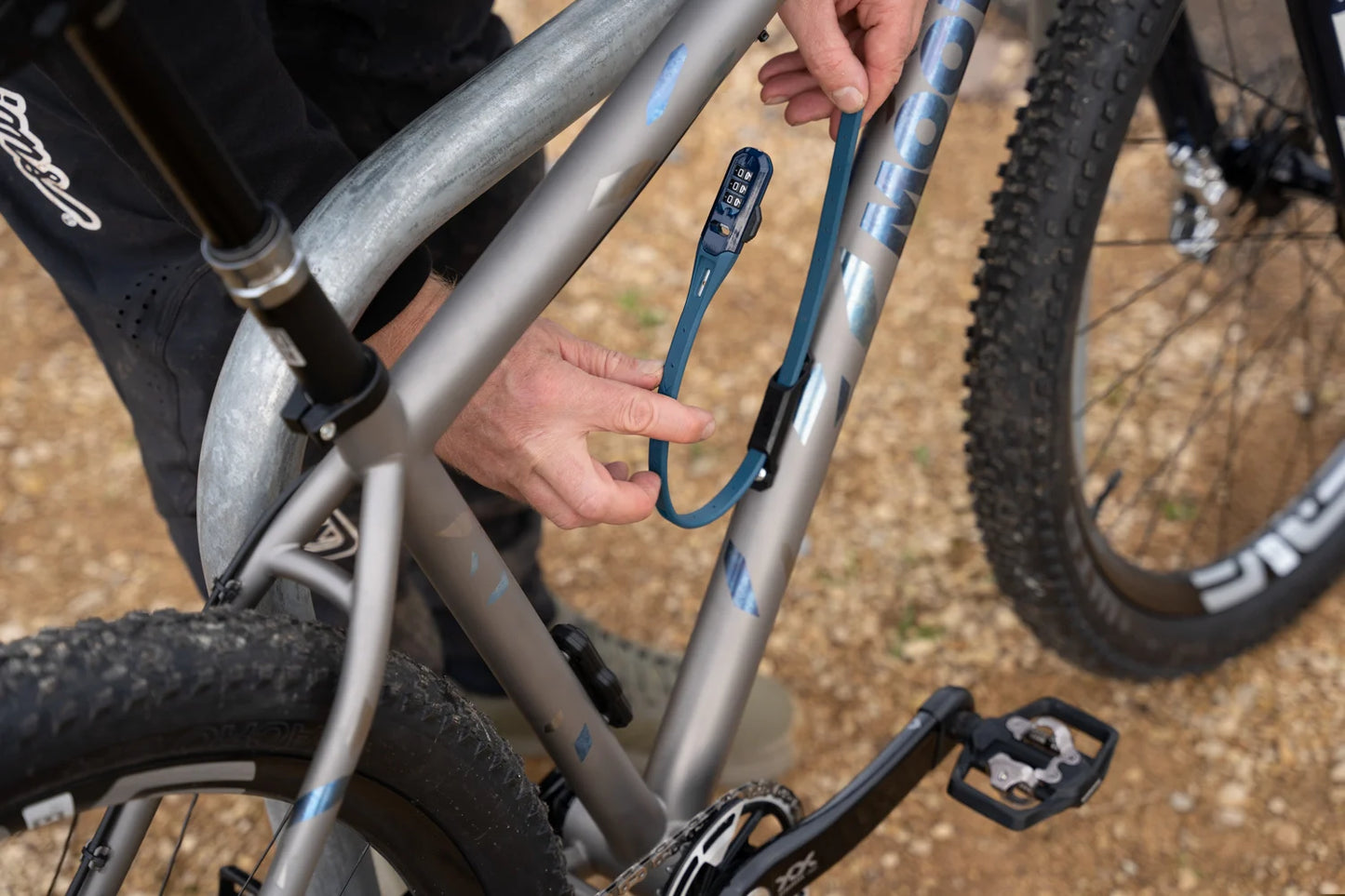 Hiplok Z LOK COMBO – Lightweight Steel-Core Combination Lock with Frame Bracket- For E-Bikes, E-scooters, E-motos