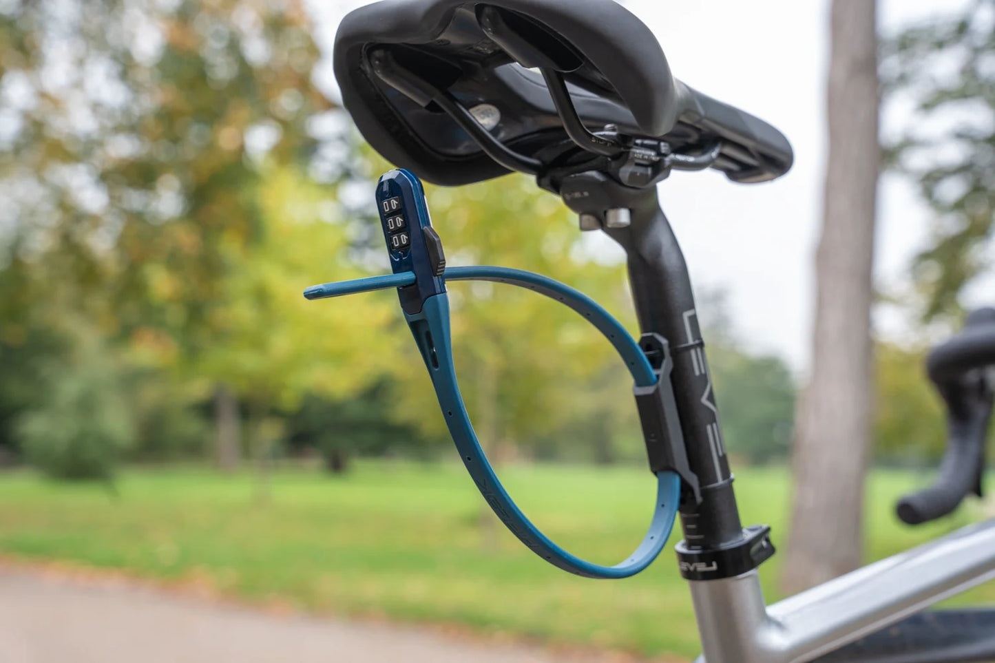 Hiplok Z LOK COMBO – Lightweight Steel-Core Combination Lock with Frame Bracket- For E-Bikes, E-scooters, E-motos