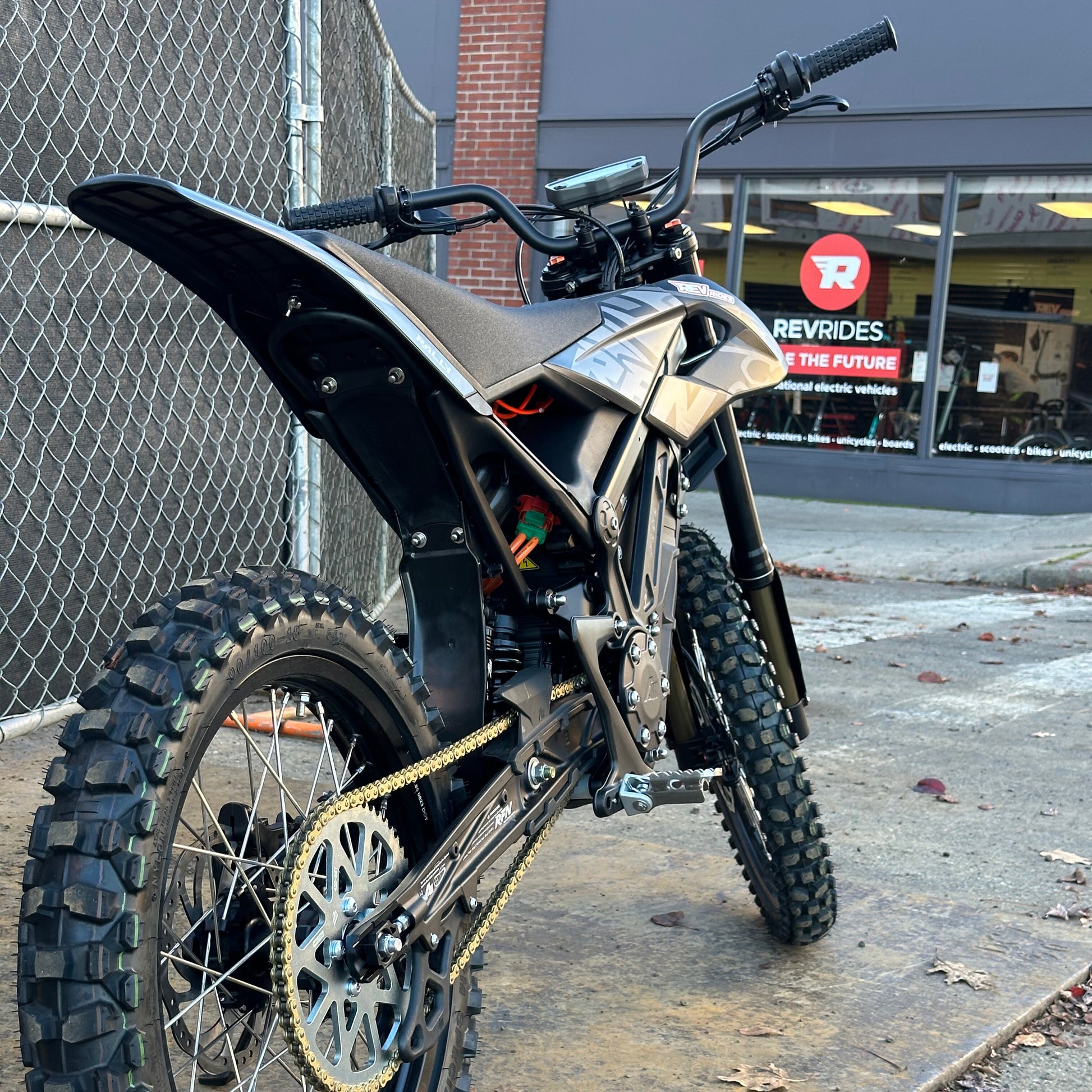 Apollo RFN Ares Rally Pro Electric Dirt Bike (Latest 2024 Model) - REVRides