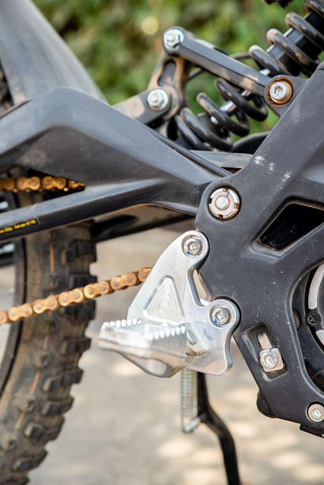 Sur Ron / E Ride Pro SS Billet Peg Brackets Kit With Kickstand Option