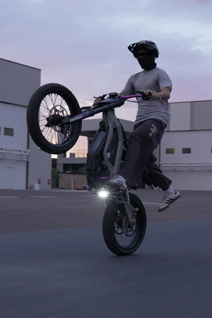 Lift Light Wheelie Headlight Peg Brace | E-Moto