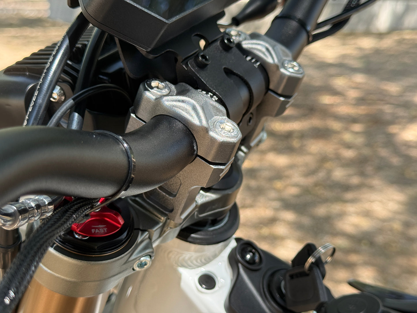 SRPNT X8 Electric Dirt Bike by Throne | 72V Mid-Size Long Range e-Moto