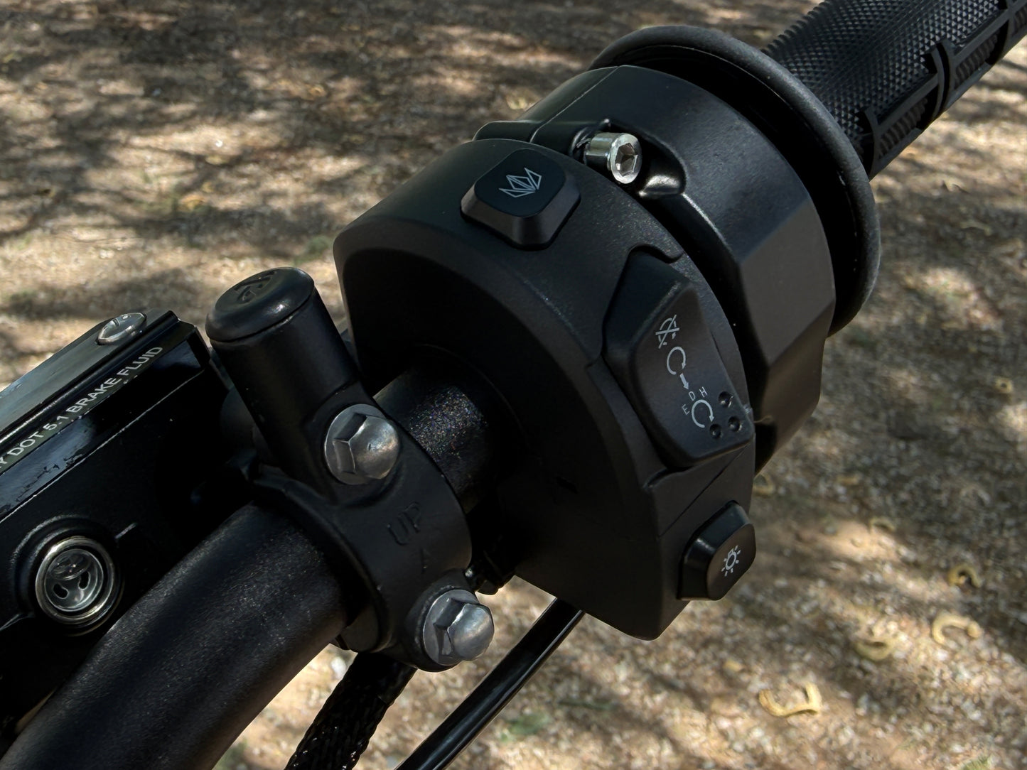 SRPNT X8 Electric Dirt Bike by Throne | 72V Mid-Size Long Range e-Moto