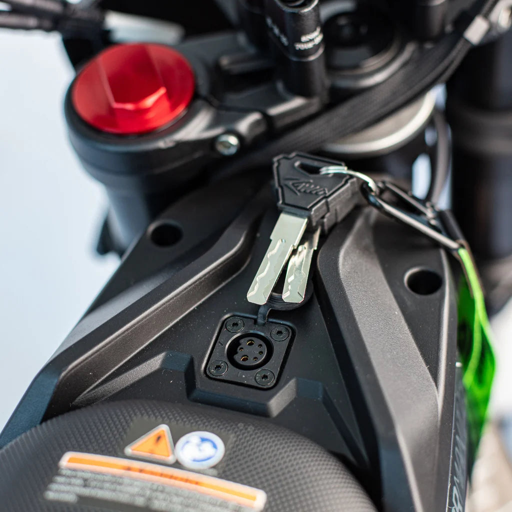 RAWRR MANTIS MINI 48V Electric Dirt Bike for Kids (New Release) – REVRides