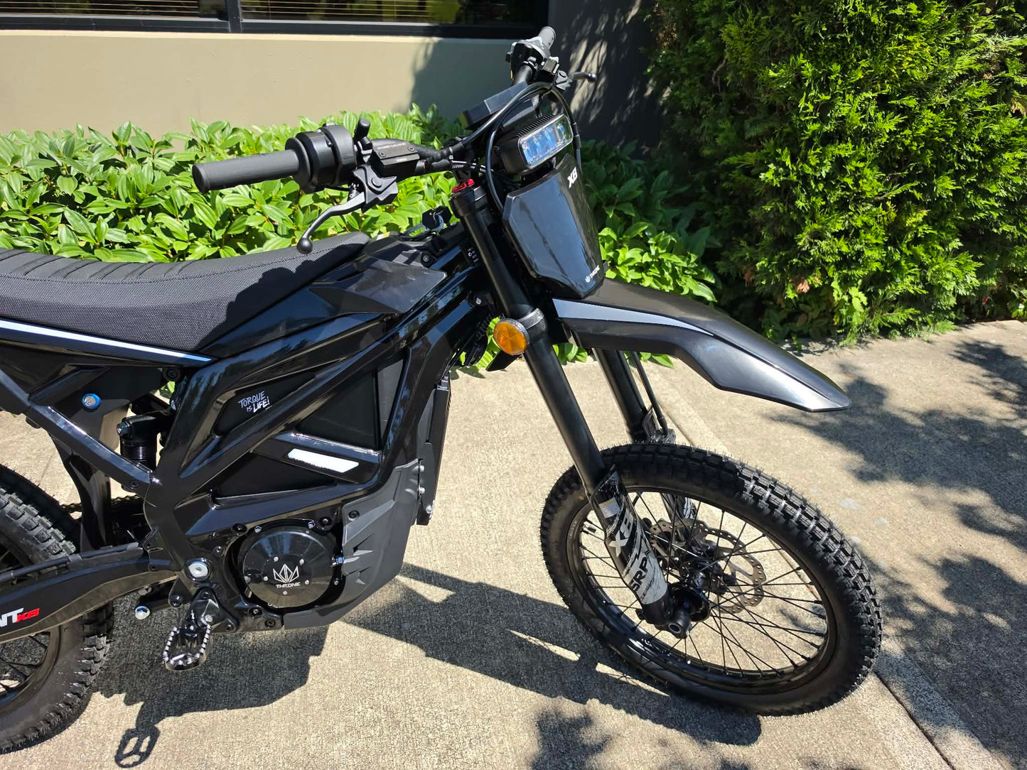 SRPNT X8 Electric Dirt Bike by Throne | 72V Mid-Size Long Range e-Moto